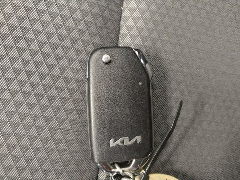 Used 2025 Kia Soul LX w/ LX Technology Package image 32