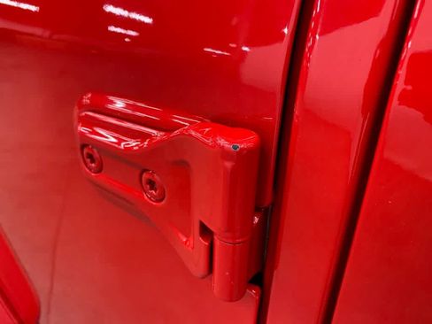Used 2026 Jeep Wrangler Unlimited Sahara AWD/4WD image 32