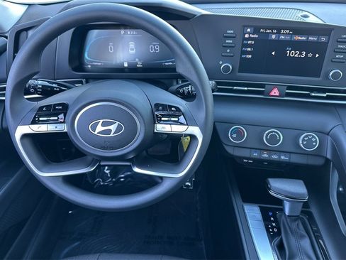 Used 2026 Hyundai Elantra SE image 16