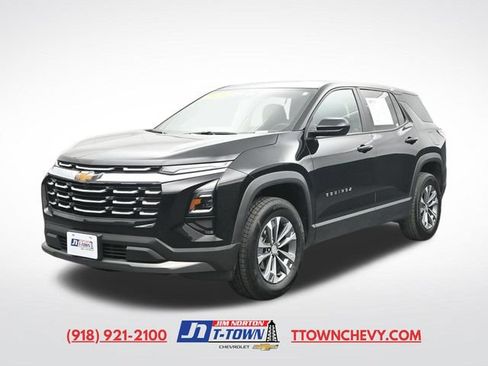 Used 2025 Chevrolet Equinox LT FWD image 3