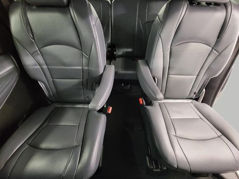 Used 2024 Buick Enclave Premium image 24