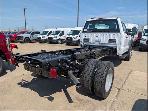 New 2026 Ford F550 4x4 Regular Cab Super Duty image 3