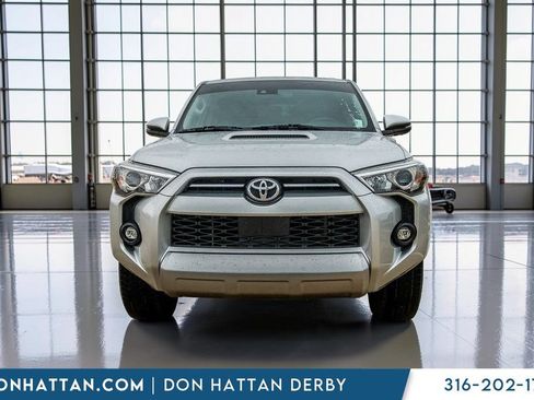 Used 2021 Toyota 4Runner TRD Off-Road Premium w/ Moonroof Package AWD/4WD image 27