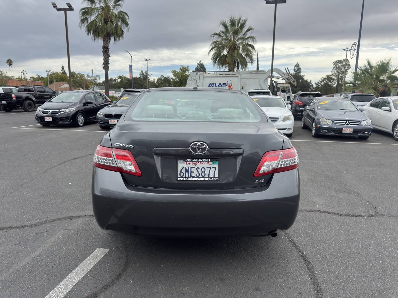 Used 2011 Toyota Camry LE FWD image 4