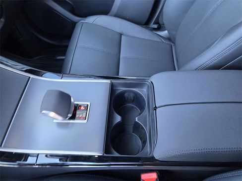 New 2026 Land Rover Range Rover Velar S image 15