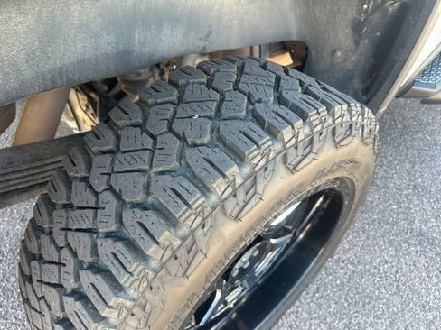 Used 2020 Chevrolet Silverado 2500 LT image 12