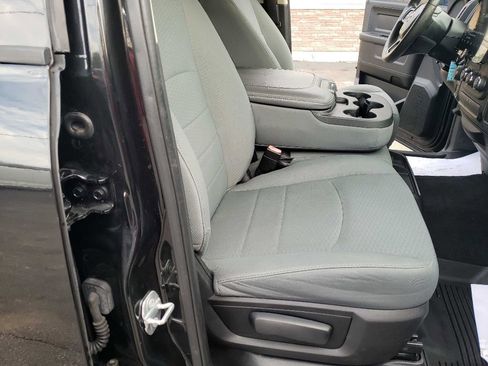 Used 2017 RAM 1500 Express w/ Black Ram 1500 Express Group image 11