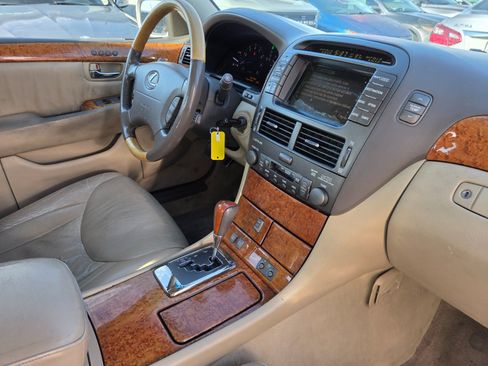 Used 2005 Lexus LS 430 RWD image 15