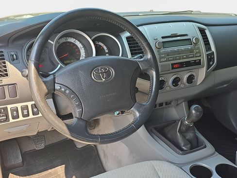 Used 2011 Toyota Tacoma 4x4 Access Cab V6 w/ SR5 Pkg #2 image 18