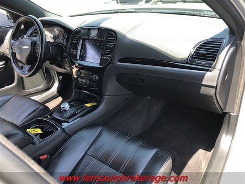 Used 2019 Chrysler 300 S RWD image 22
