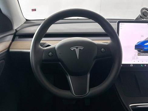 Used 2023 Tesla Model Y Long Range image 16