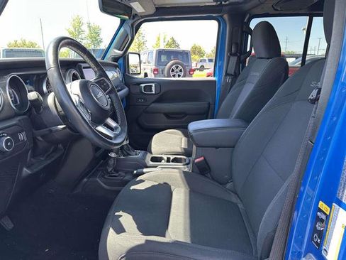 Used 2023 Jeep Wrangler Unlimited Sahara w/ Cold Weather Group AWD/4WD image 10