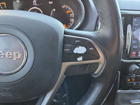 Used 2019 Jeep Grand Cherokee Altitude image 23