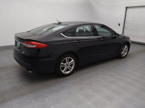 Used 2018 Ford Fusion SE w/ Fusion SE Technology Package FWD image 10