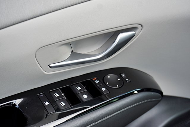 Certified 2026 Hyundai Tucson Limited FWD image 35