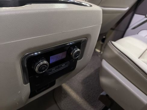 Used 2025 GMC Yukon Denali image 12