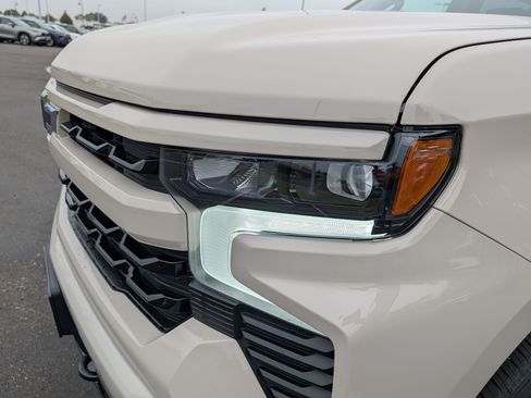 Used 2026 Chevrolet Silverado 1500 RST w/ Dark Appearance Package AWD/4WD image 15