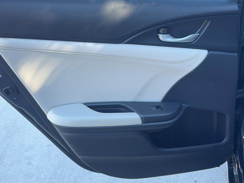 Used 2019 Honda Insight Touring image 16