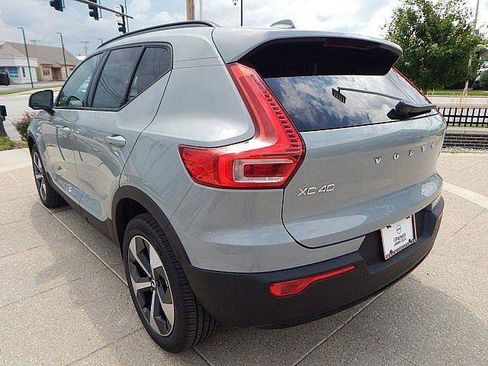 New 2026 Volvo XC40 B5 Plus w/ Protection Package Premier AWD/4WD image 10