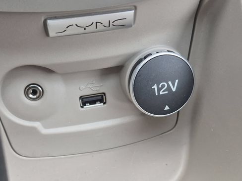 Used 2016 Ford Fiesta SE w/ Cold Weather Package FWD image 31