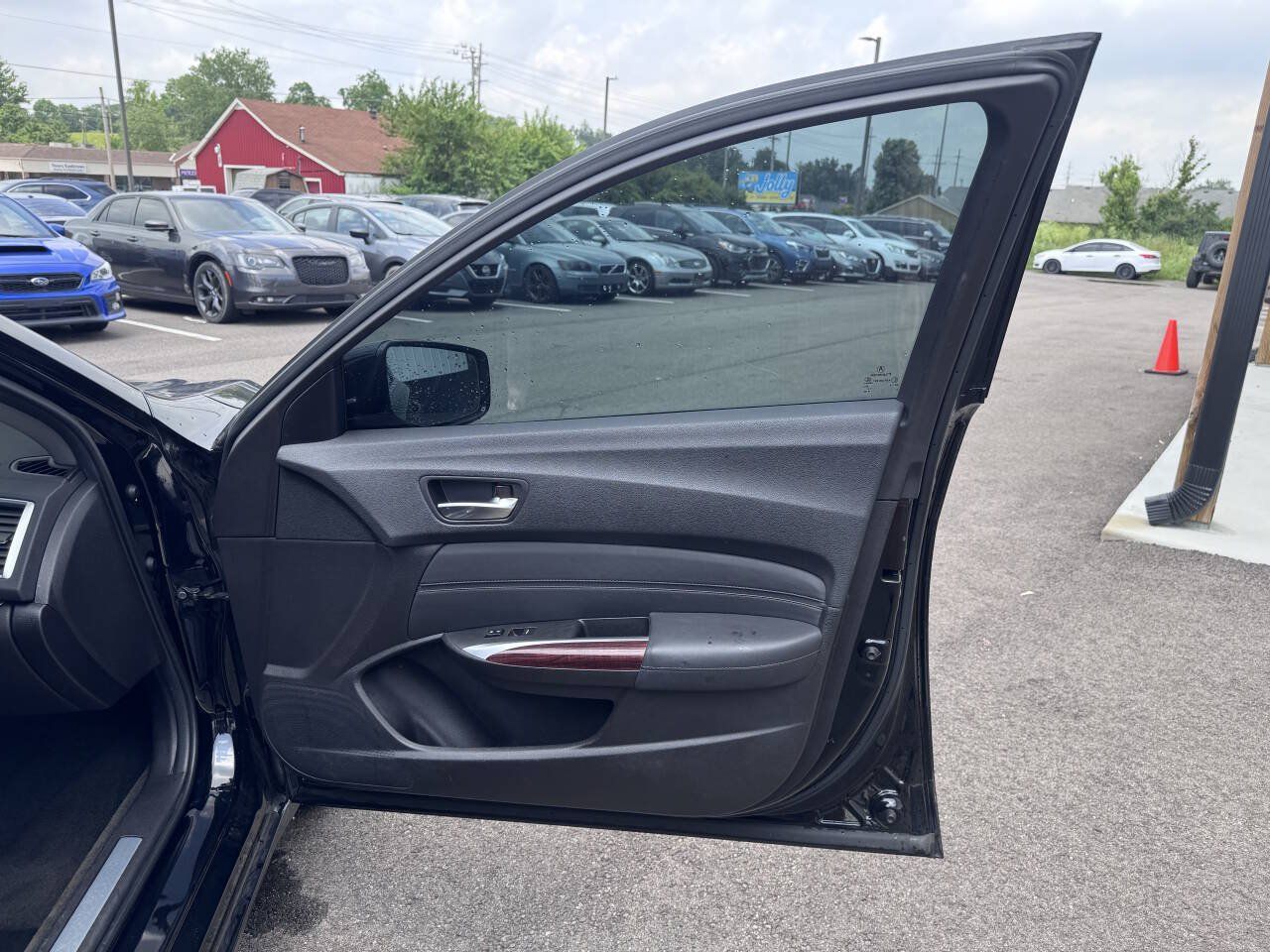 Used 2017 Acura TLX FWD image 15