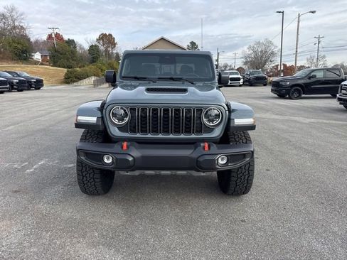 New 2026 Jeep Gladiator Mojave image 2