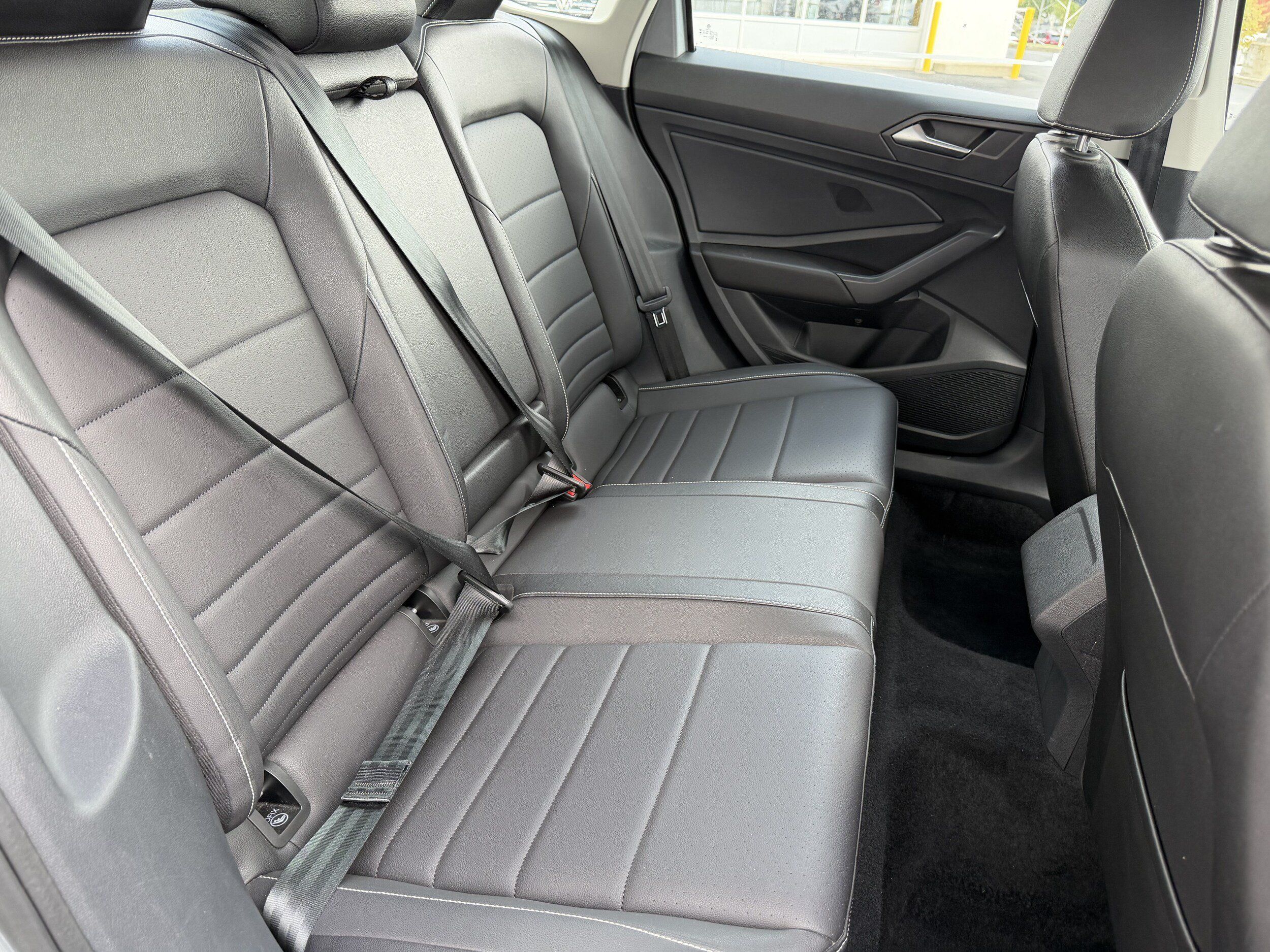 Used 2024 Volkswagen Jetta SE FWD image 31