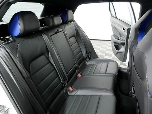 Used 2023 Volkswagen Golf R image 21
