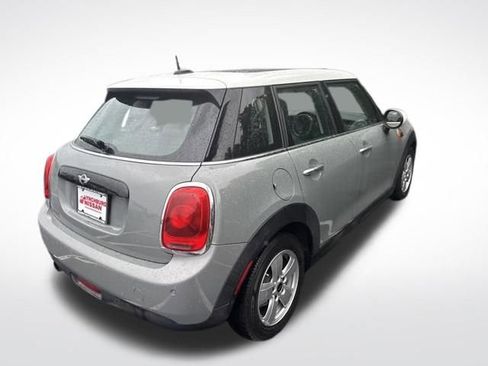 Used 2018 MINI Cooper 4-Door Hardtop FWD image 6