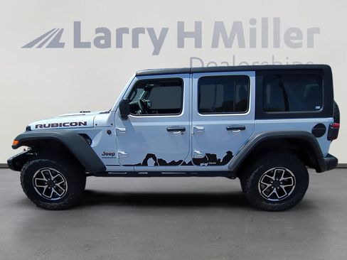 New 2025 Jeep Wrangler Unlimited Rubicon w/ Steel Bumper Group image 2