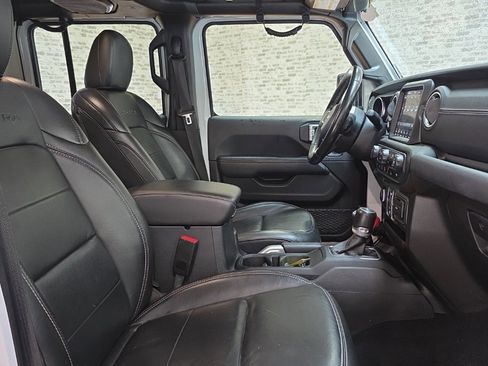 Used 2022 Jeep Wrangler Unlimited Sahara image 16