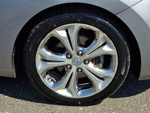 Used 2014 Hyundai Elantra GT w/ Option Group 03 image 8