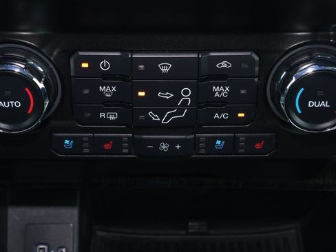 Used 2021 Ford F250 Lariat w/ Lariat Value Package image 33