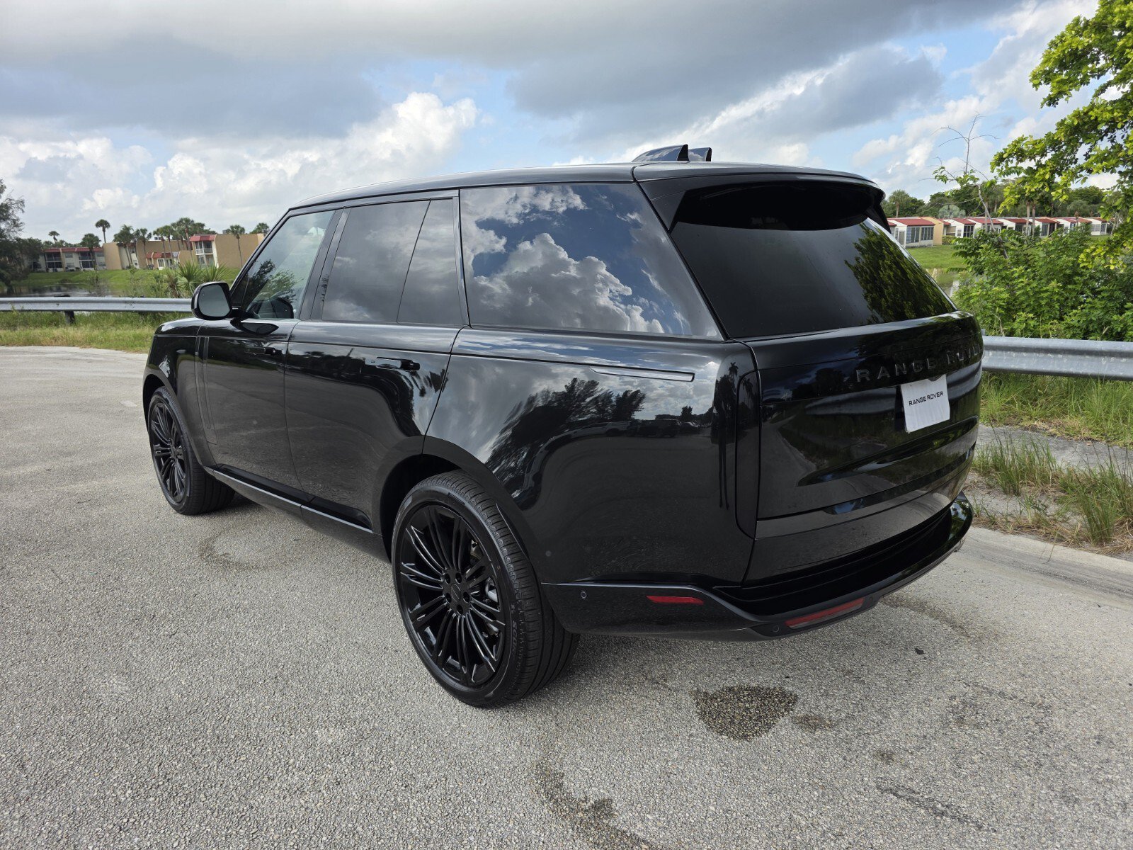 New 2026 Land Rover Range Rover SE AWD/4WD image 2