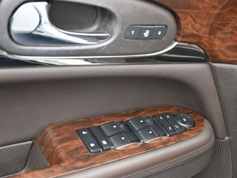 Used 2017 Buick Enclave Premium image 17