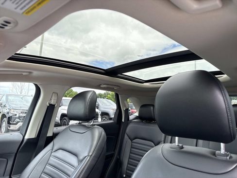 Used 2019 Ford Edge SEL w/ Equipment Group 201A AWD/4WD image 9