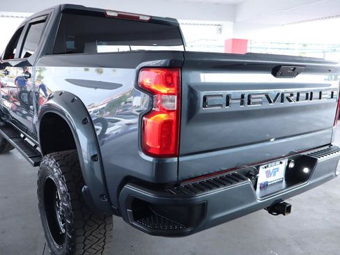 Used 2020 Chevrolet Silverado 1500 Custom w/ Custom Value Package RWD image 9