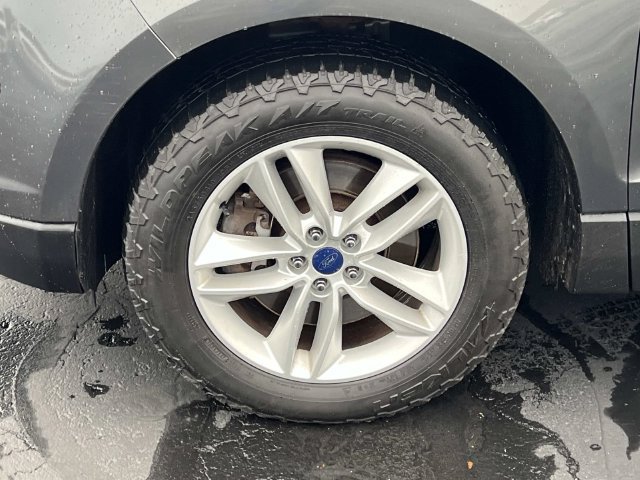 Used 2016 Ford Edge SEL w/ Equipment Group 201A AWD/4WD image 9