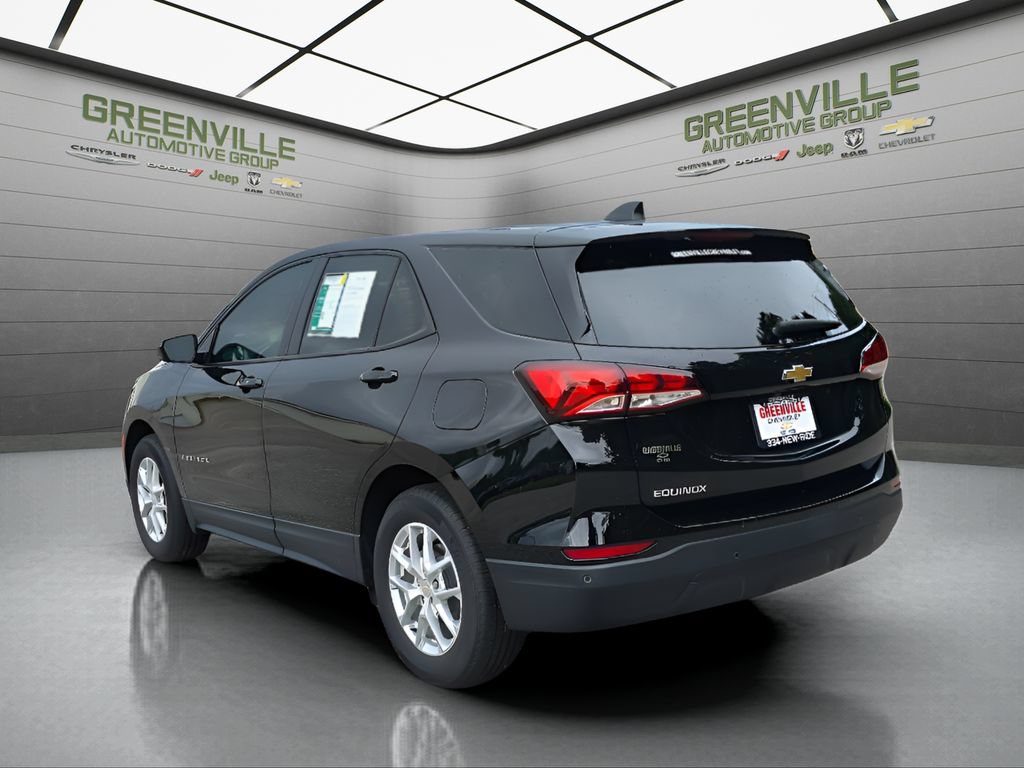 Used 2024 Chevrolet Equinox LS w/ LS Convenience Package FWD image 3