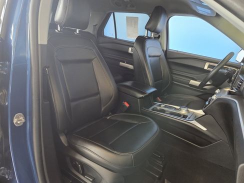 Used 2023 Ford Explorer XLT w/ Equipment Group 202A image 23