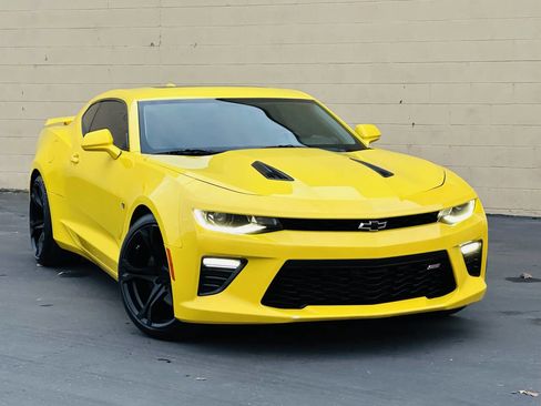 Used 2017 Chevrolet Camaro SS image 1