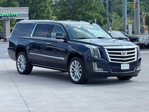 Used 2020 Cadillac Escalade ESV Premium Luxury AWD/4WD image 43