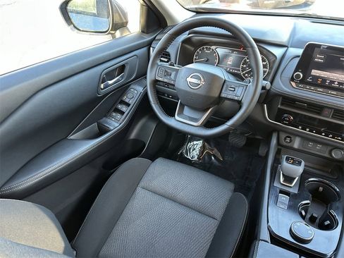 Certified 2025 Nissan Rogue SV image 16