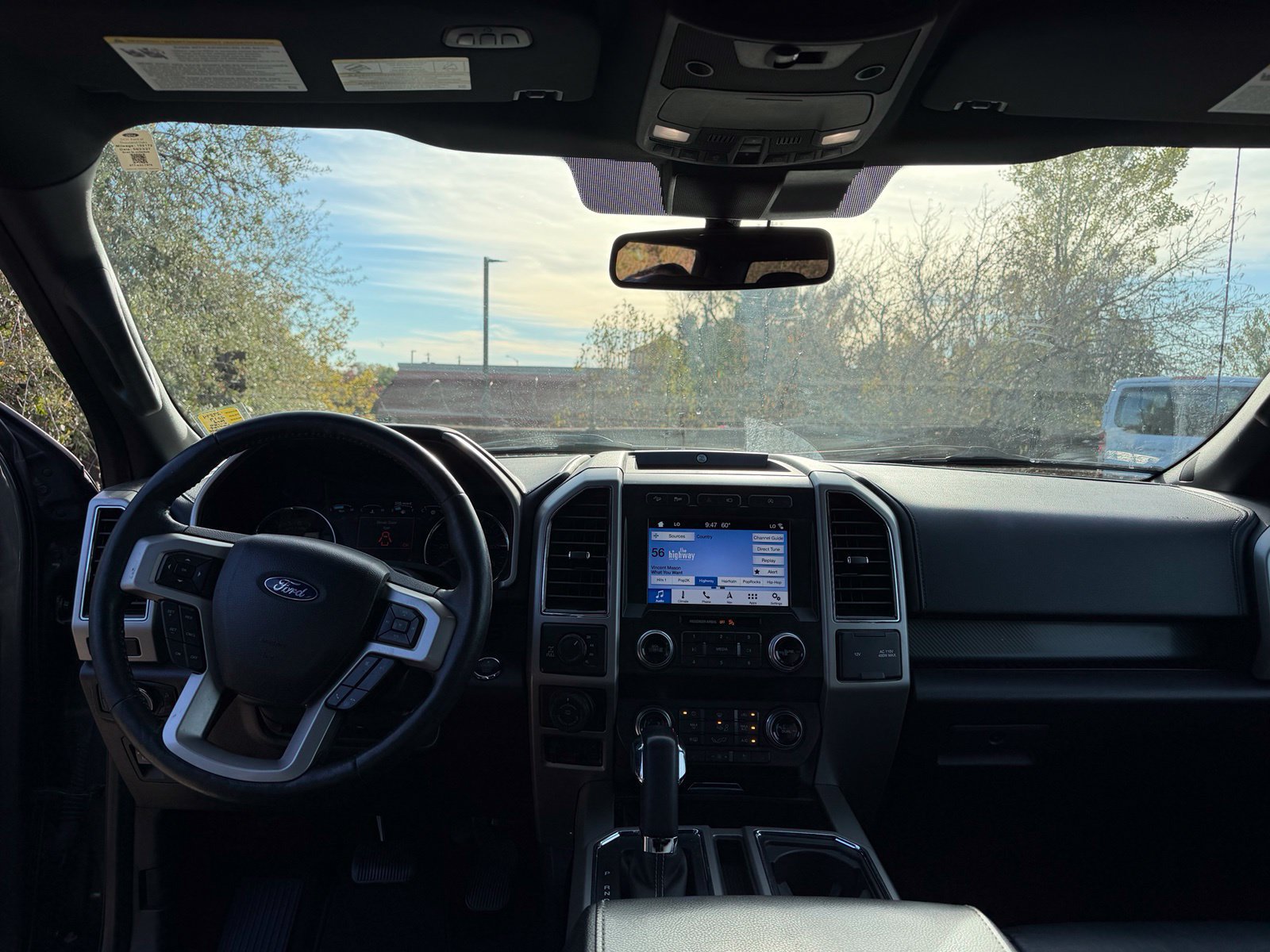 Used 2019 Ford F150 Lariat w/ Equipment Group 502A Luxury AWD/4WD image 11