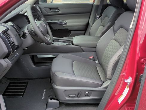 New 2026 Nissan Pathfinder SV image 11