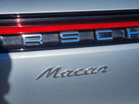 Used 2023 Porsche Macan image 30