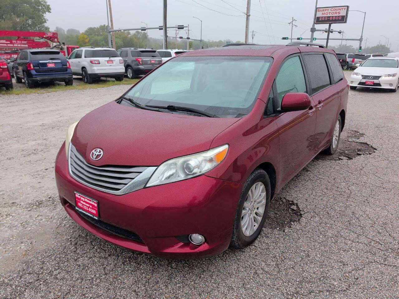 Used 2016 Toyota Sienna XLE w/ XLE Navigation Package FWD image 6