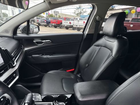 Used 2025 Kia Sportage EX w/ Premium Package FWD image 15