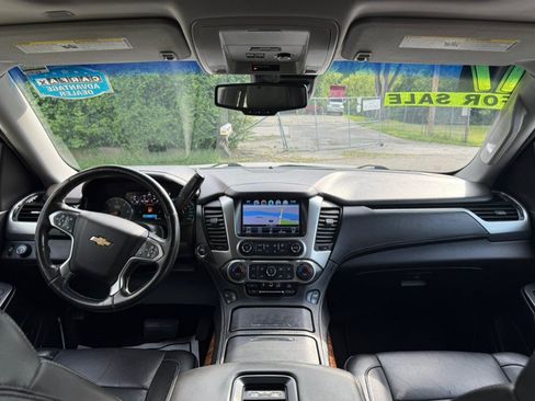 Used 2017 Chevrolet Suburban Premier AWD/4WD image 36