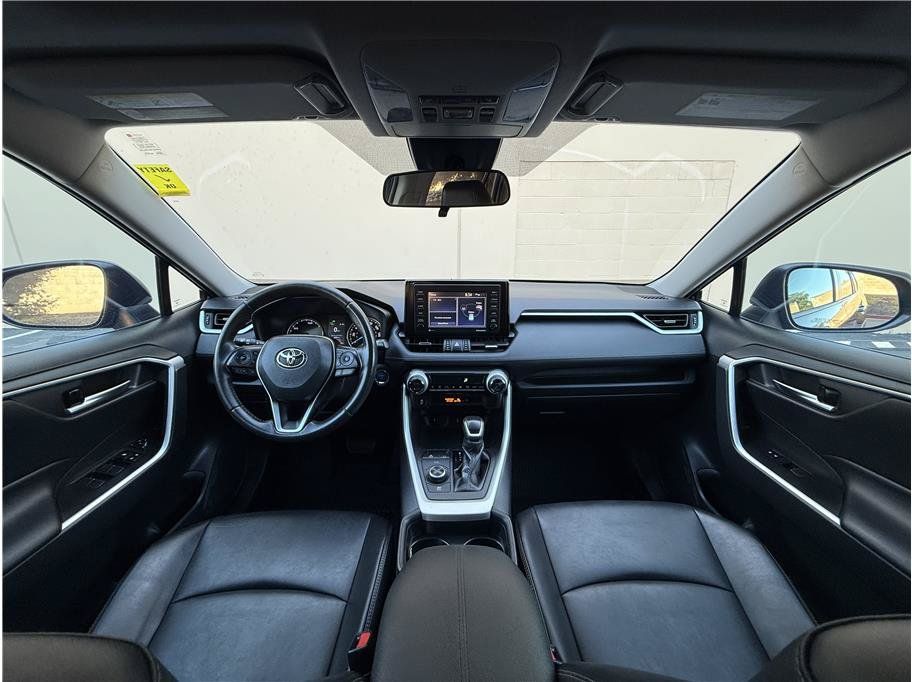 Used 2021 Toyota RAV4 XLE Premium w/ Carpet Mat Package (TMS) AWD/4WD image 21